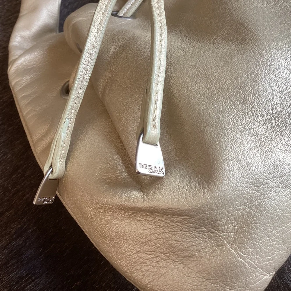 The Sak Gold Leather Slouch Drawstring Mini Shoulder Forearm Carry Handbag 🦋 - Picture 9 of 10